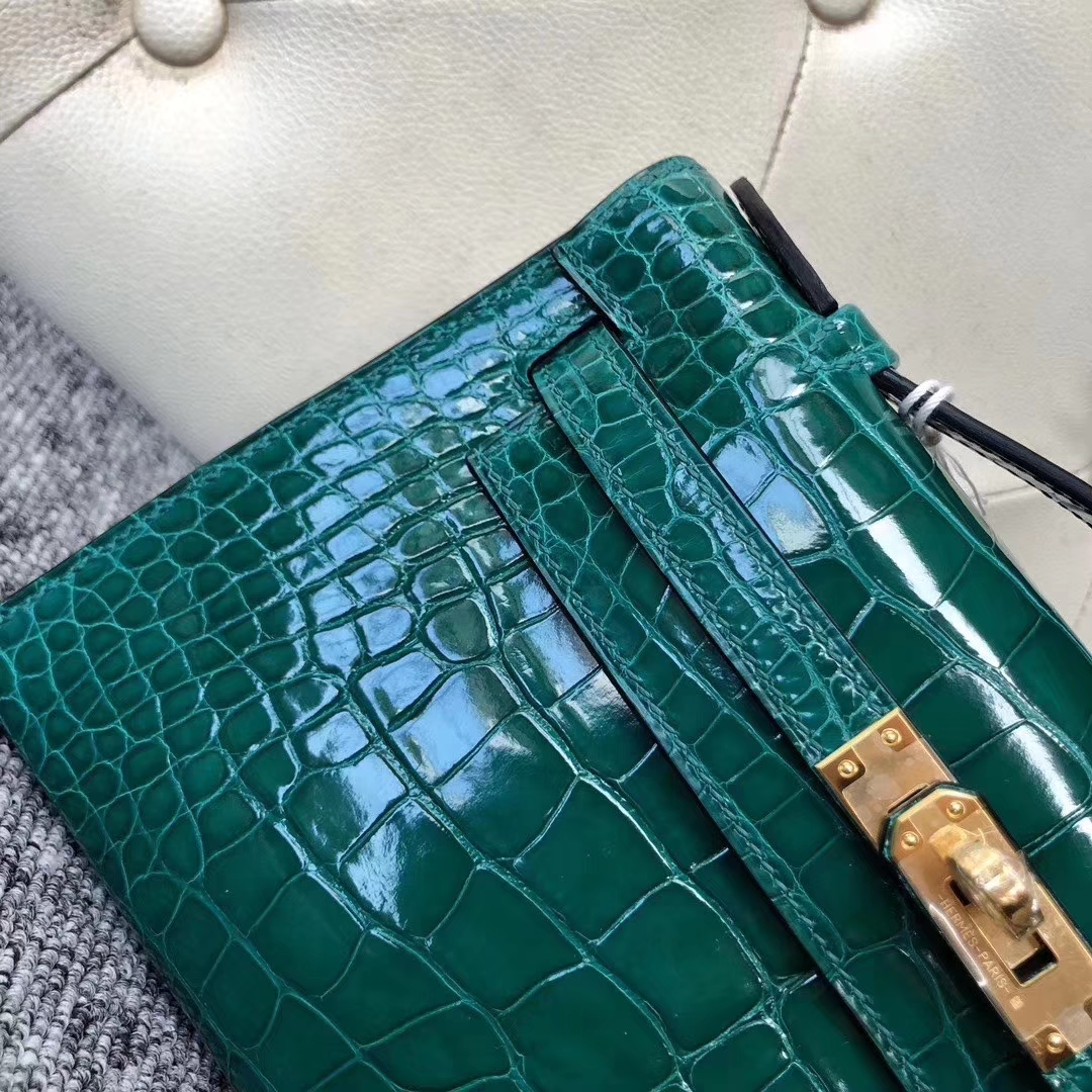 Hermès（爱马仕）Mini Kelly Pochette 22cm 亮面方块 美洲鳄鱼 6Q翡翠绿 Vert Emeraude 金扣