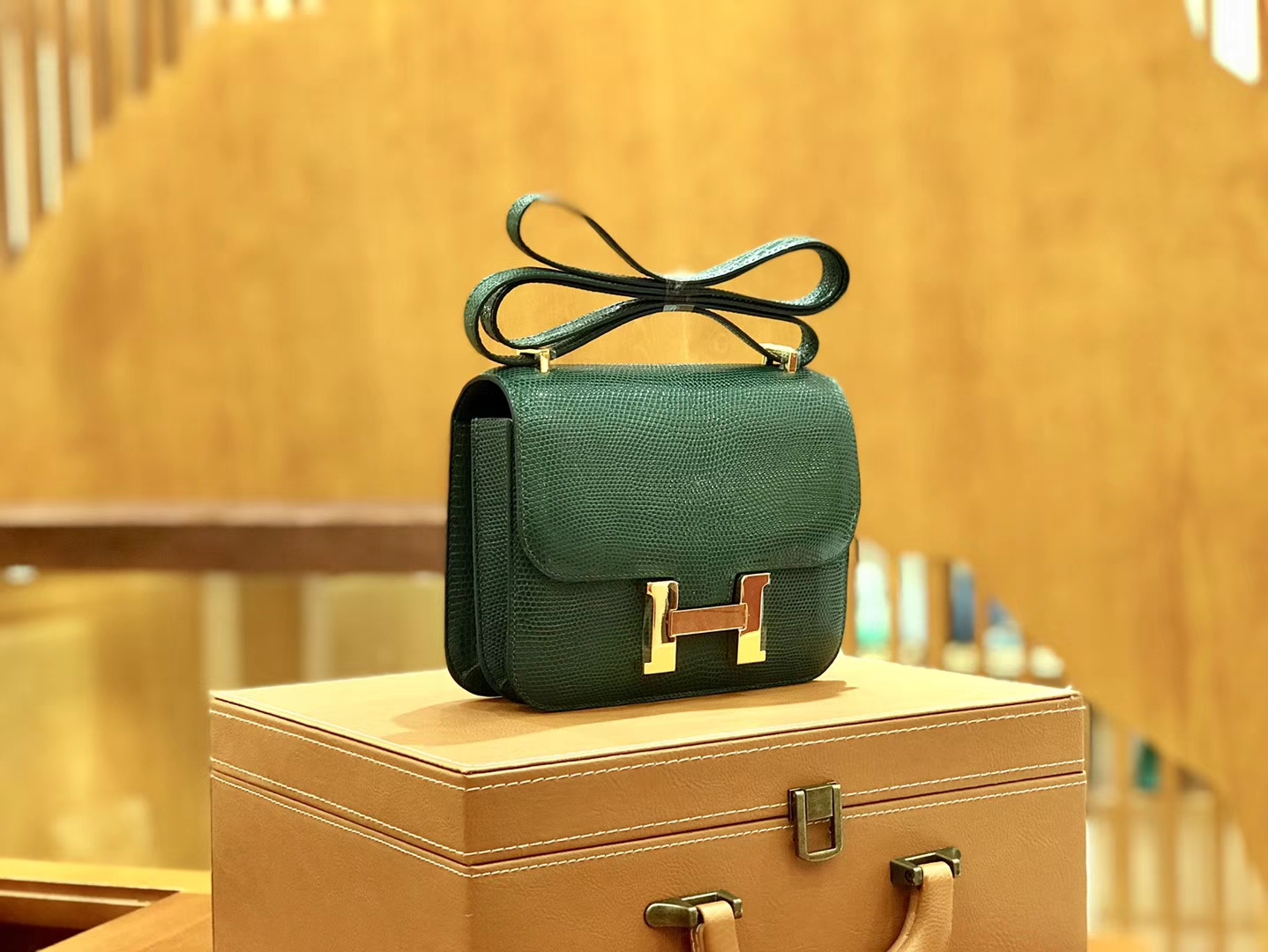 Hermès(爱马仕)Constance 空姐包 蜥蜴皮 孔雀绿 18cm-拉尔森鳄鱼皮具定制 - 爱马仕包包官网 Hermès(爱马仕)Constance 空姐包 蜥蜴皮 孔雀绿 18cm