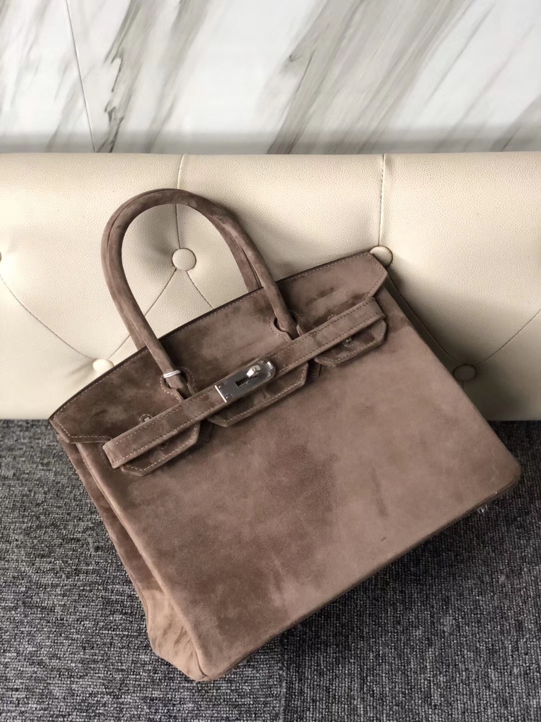 Hermès(爱马仕)Birkin 铂金包 麂皮 灰色 银扣 30cm-拉尔森鳄鱼皮具定制 - 爱马仕包包官网 Hermès(爱马仕)Birkin 铂金包 麂皮 灰色 银扣 30cm