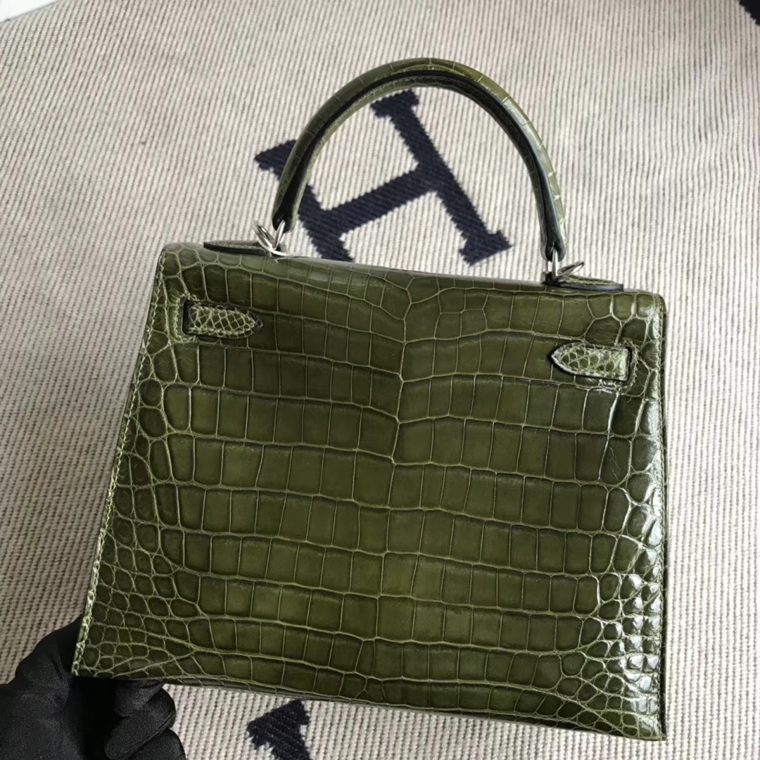 Hermès(爱马仕)Kelly 25cm Crocodile shiny 亮面鳄鱼 6H橄榄绿 银扣 顶级手缝 现货-拉尔森鳄鱼皮具定制 - 爱马仕包包官网 Hermès(爱马仕)Kelly 25cm Crocodile shiny 亮面鳄鱼 6H橄榄绿 银扣 顶级手缝 现货