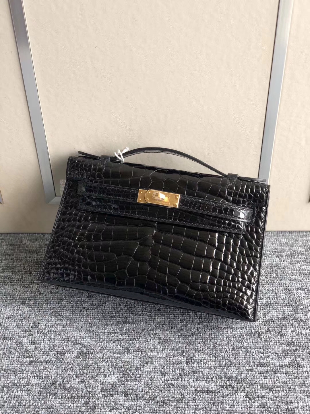 Hermès（爱马仕）Mini Kelly Pochette 22cm 亮面方块 美洲鳄鱼 黑色 银扣 手拿包 晚宴包