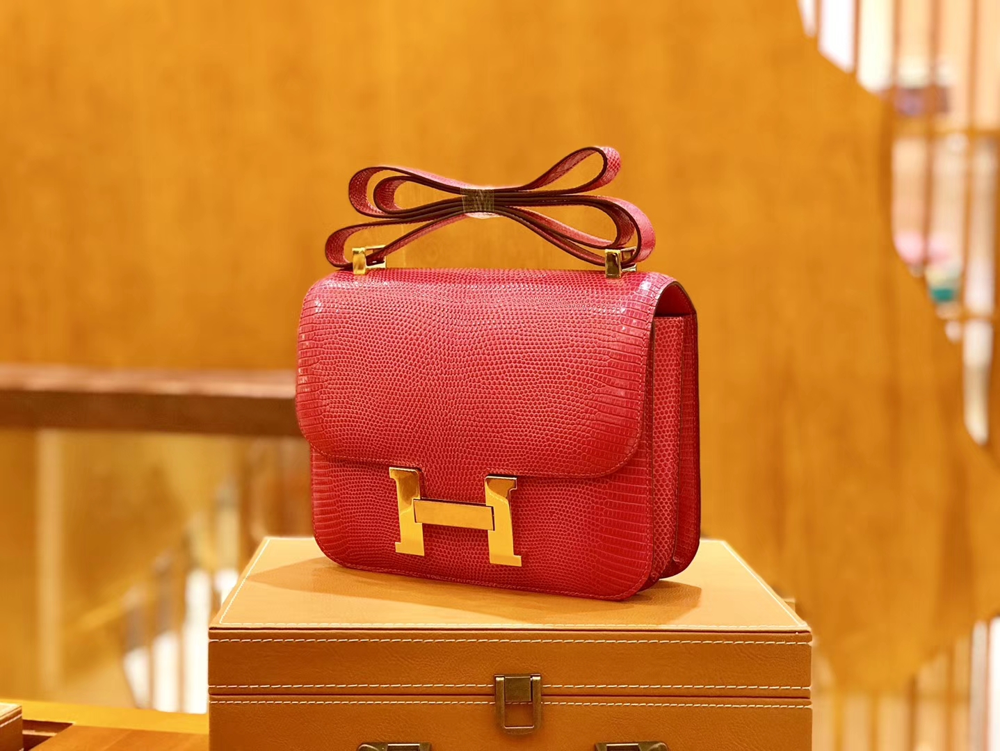 Hermès(爱马仕)Constance 空姐包 蜥蜴皮 桃红色 24cm-拉尔森鳄鱼皮具定制 - 爱马仕包包官网 Hermès(爱马仕)Constance 空姐包 蜥蜴皮 桃红色 24cm