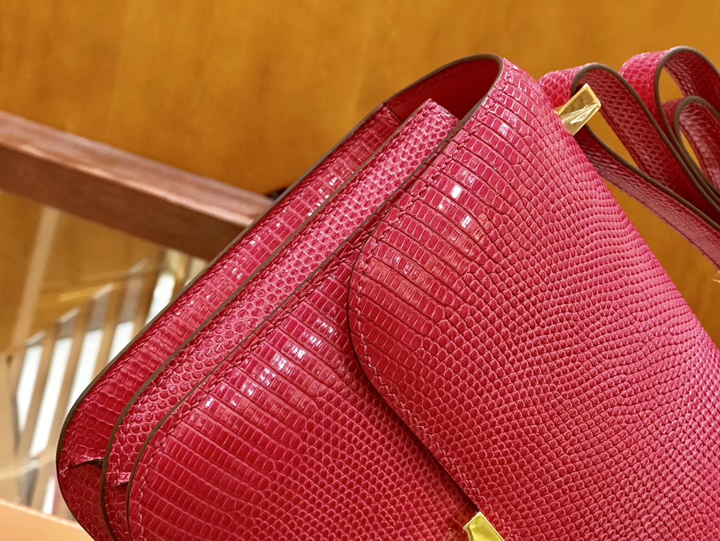 Hermès（爱马仕）Constance 空姐包 蜥蜴皮 桃红色 24cm