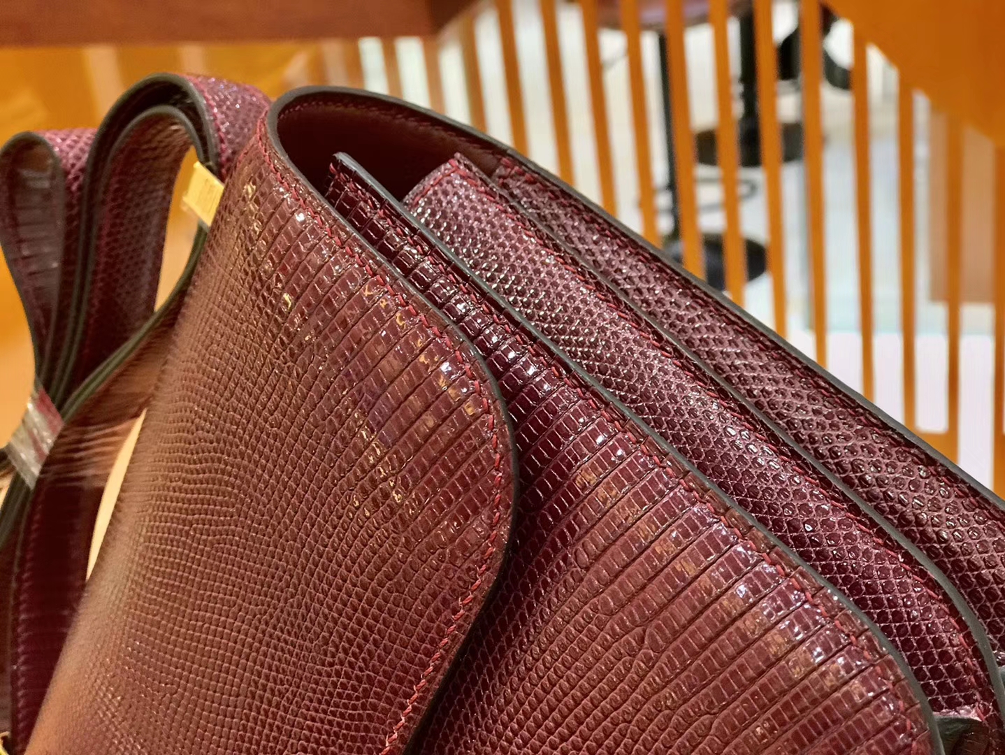 Hermès（爱马仕）Constance 空姐包 蜥蜴皮 酒红色 18cm