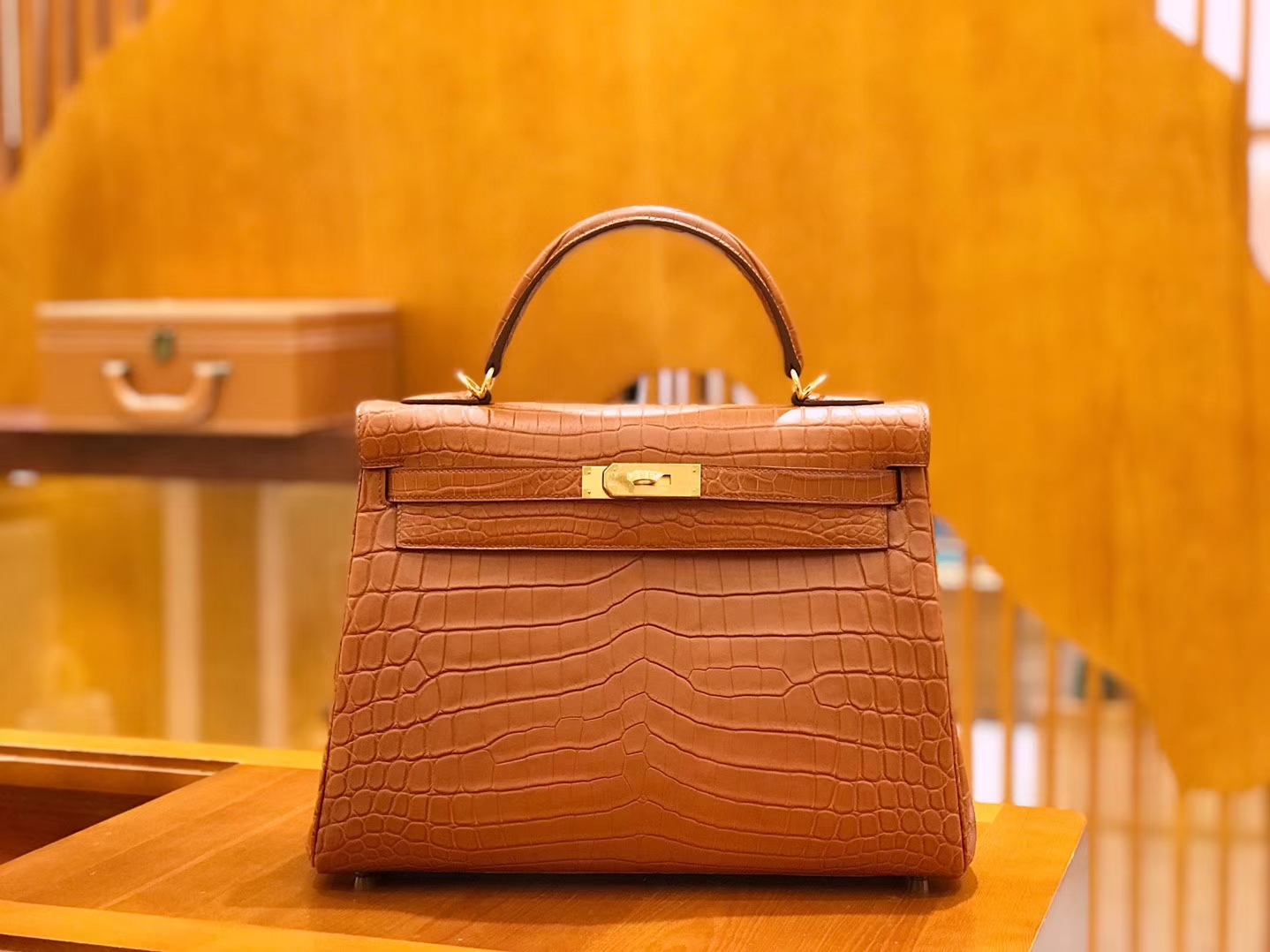 Hermès（爱马仕）Kelly 凯莉包 尼罗鳄鱼皮 蜜糖棕 32cm