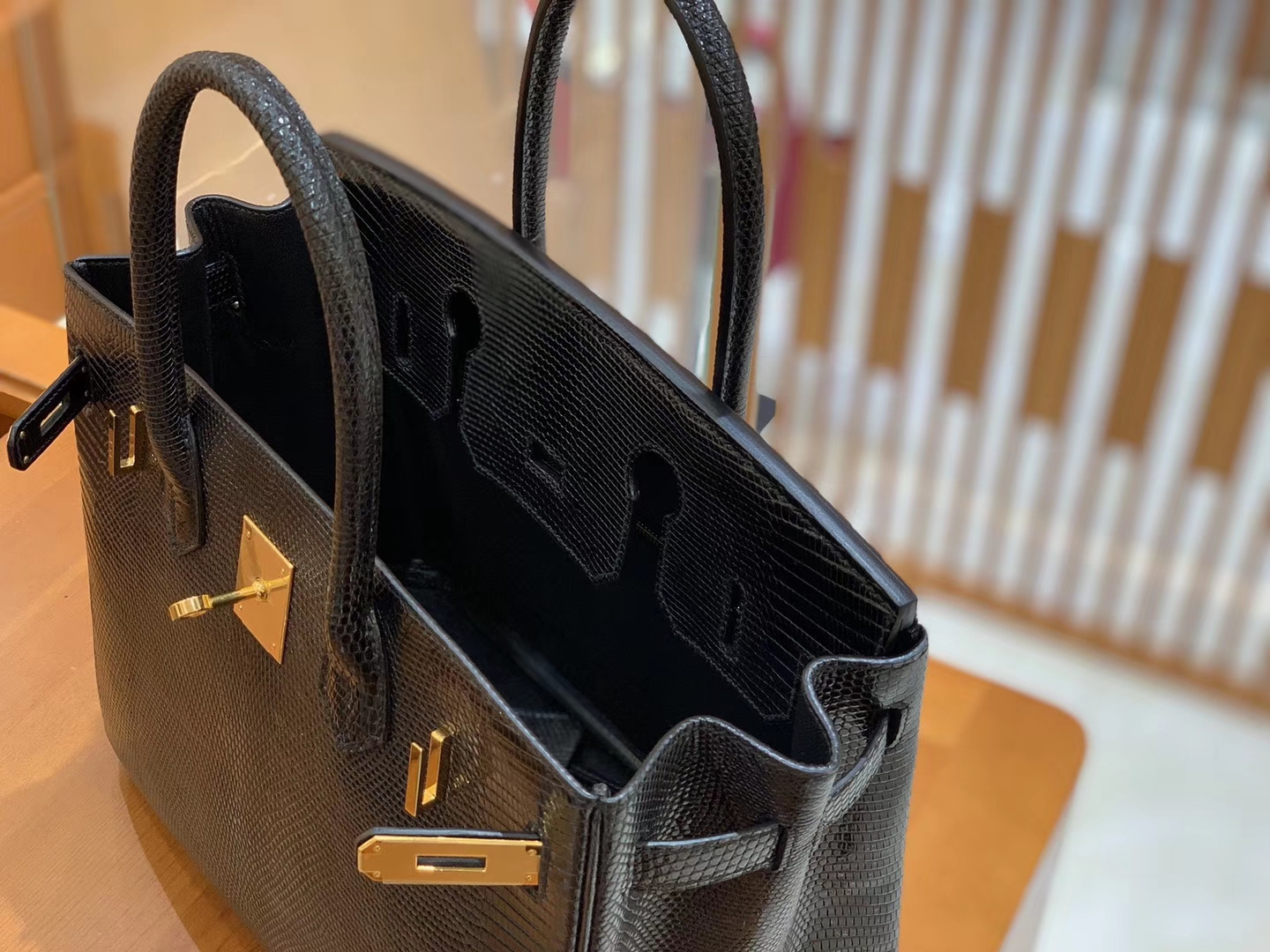 Hermès（爱马仕）Birkin 铂金包 经典黑 蜥蜴皮 金扣 30cm