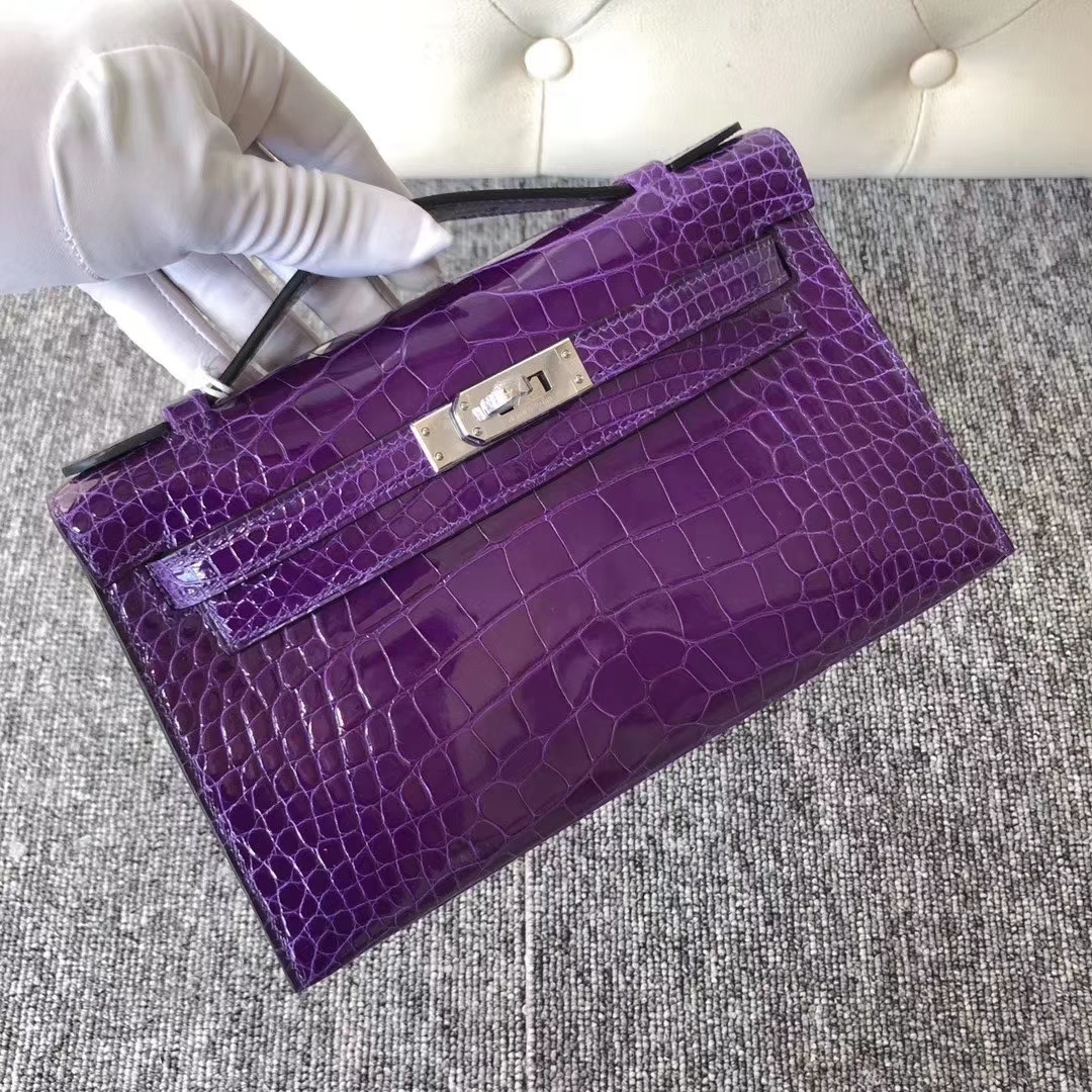 Hermès（爱马仕）Mini Kelly Pochette 22cm 亮面方块 美洲鳄鱼 极度紫 银扣 现货