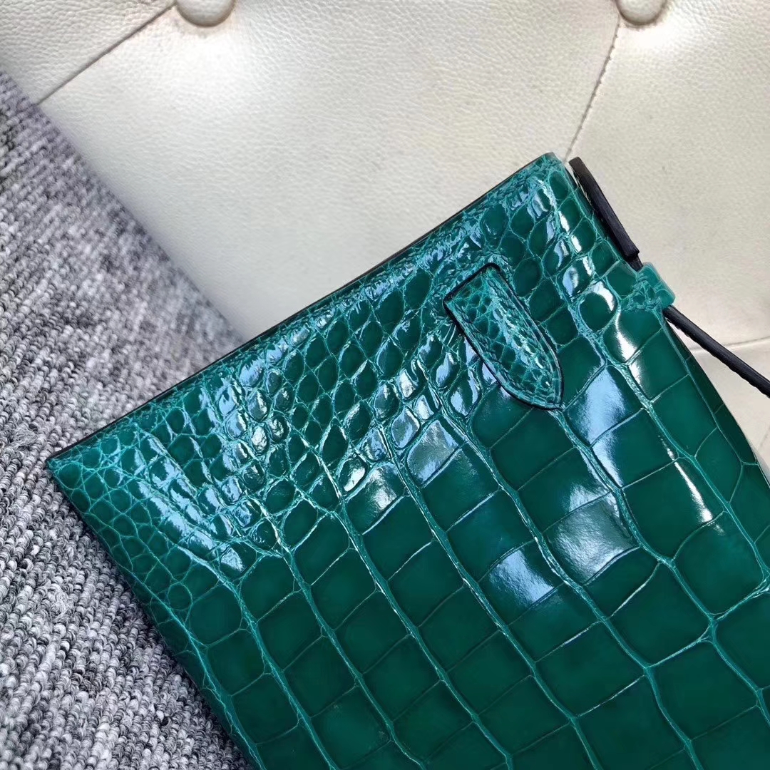 Hermès（爱马仕）Mini Kelly Pochette 22cm 亮面方块 美洲鳄鱼 6Q翡翠绿 Vert Emeraude 金扣