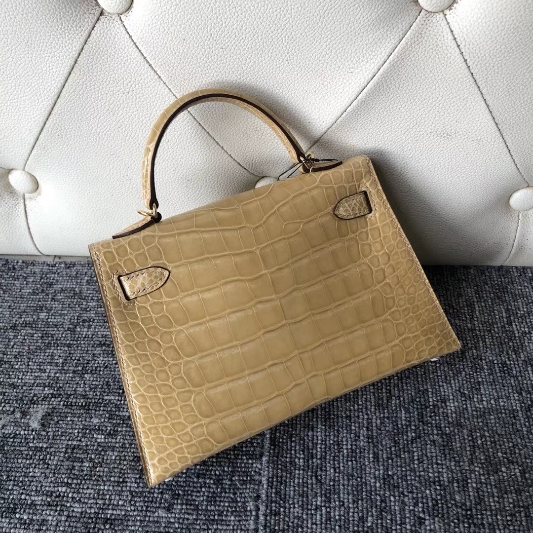 Hermès（爱马仕）Mini kelly ll Alligator shiny 亮面鳄鱼 杏色 奶茶色 金扣 顶级手缝