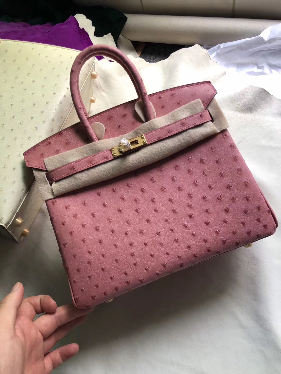 Hermès（爱马仕）Birkin 铂金包 Ostrich kk鸵鸟 cc94 陶瓷粉 金扣 25cm