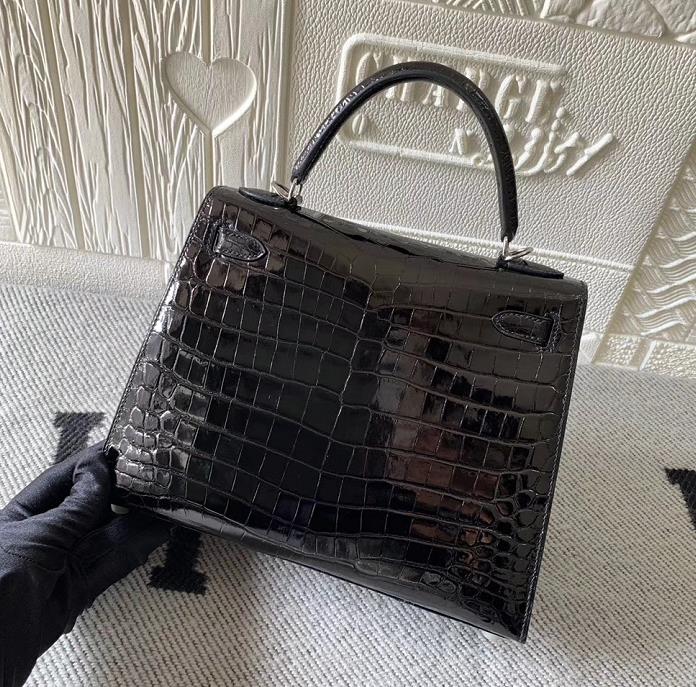 Hermès（爱马仕）Kelly 凯莉包 亮面鳄鱼皮 黑色 银扣 25cm