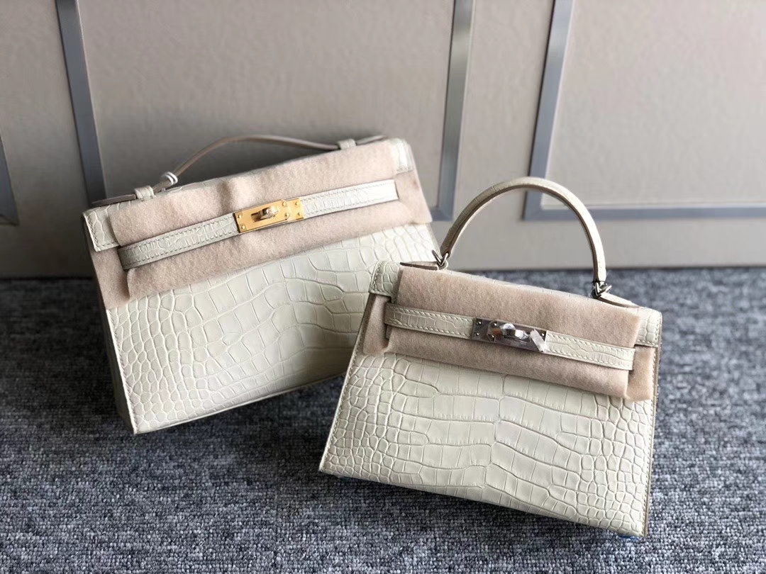 Hermès（爱马仕）Mini kelly pochette 22cm 雾面鳄鱼 8L 奶油白 Beton 金扣 银扣