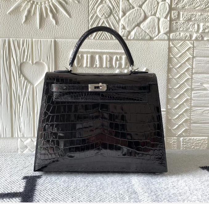 Hermès（爱马仕）Kelly 凯莉包 亮面鳄鱼皮 黑色 银扣 25cm