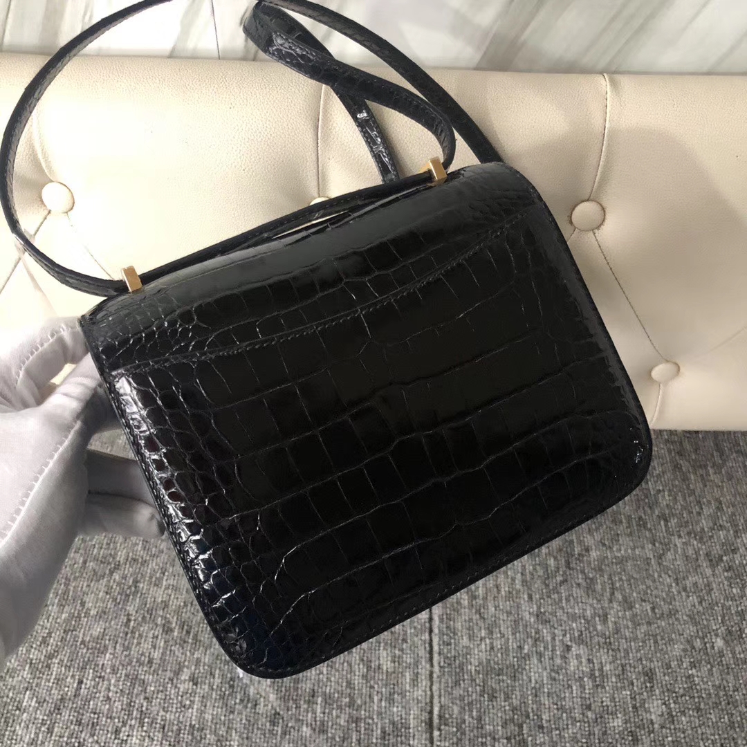 Hermès(爱马仕)Constance 18cm Alligator shiny 亮面鳄鱼 ck89 黑色 Noir 金扣-拉尔森鳄鱼皮具定制 - 爱马仕包包官网 Hermès(爱马仕)Constance 18cm Alligator shiny 亮面鳄鱼 ck89 黑色 Noir 金扣