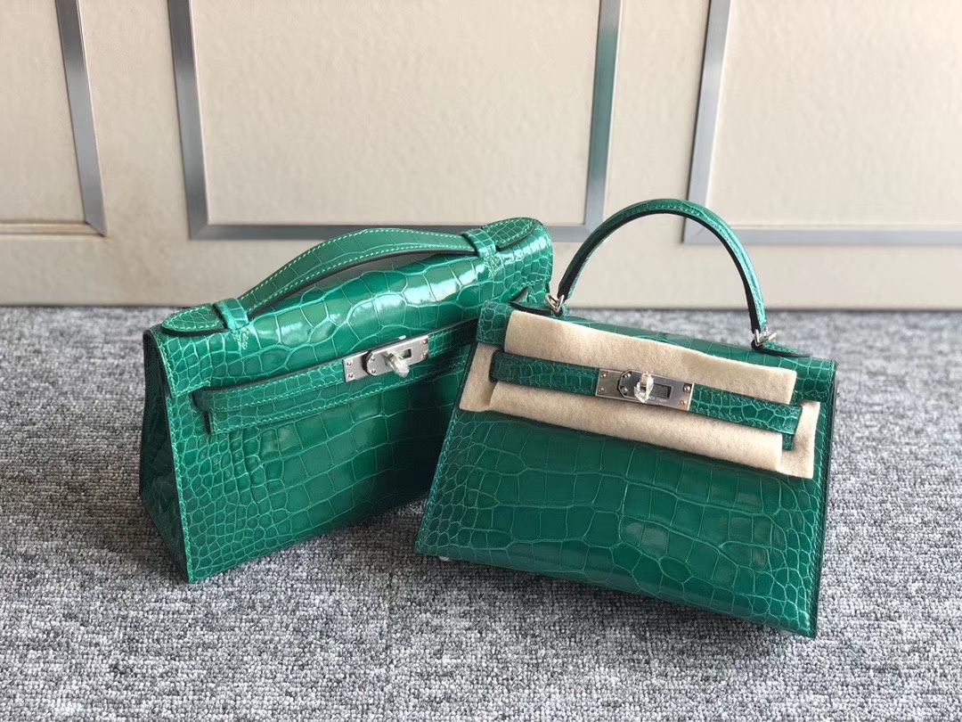 Hermès（爱马仕）Mini kelly ll Alligator shiny 亮面鳄鱼 6Ｑ 翡翠绿 银扣 现货