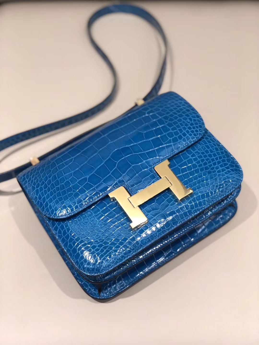 Hermès（爱马仕）Constance 24cm Alligator shiny 亮面鳄鱼7w 伊兹密尔蓝 Blue izmir 金扣 现货