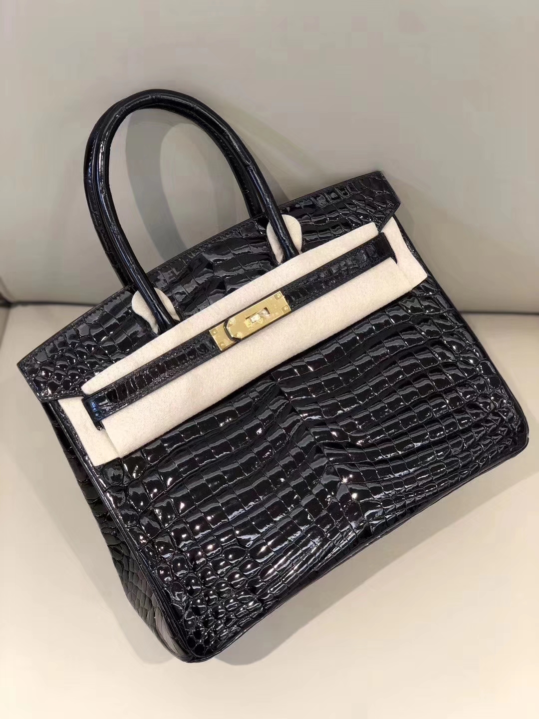 Hermès（爱马仕）Birkin 30cm Crocodile shiny 亮面鳄鱼 ck89 黑色 Noir 金扣 拱珠 现货