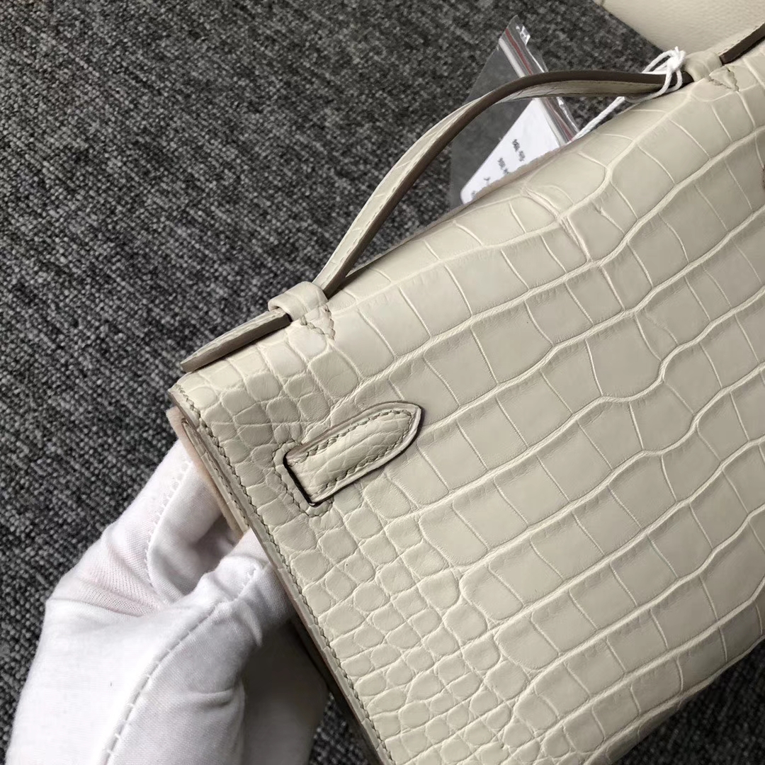 Hermès（爱马仕）Mini Kelly pochette 22cm Alligator matt 雾面鳄鱼 8L 奶油白 Beton 金扣 手拿包 晚宴包