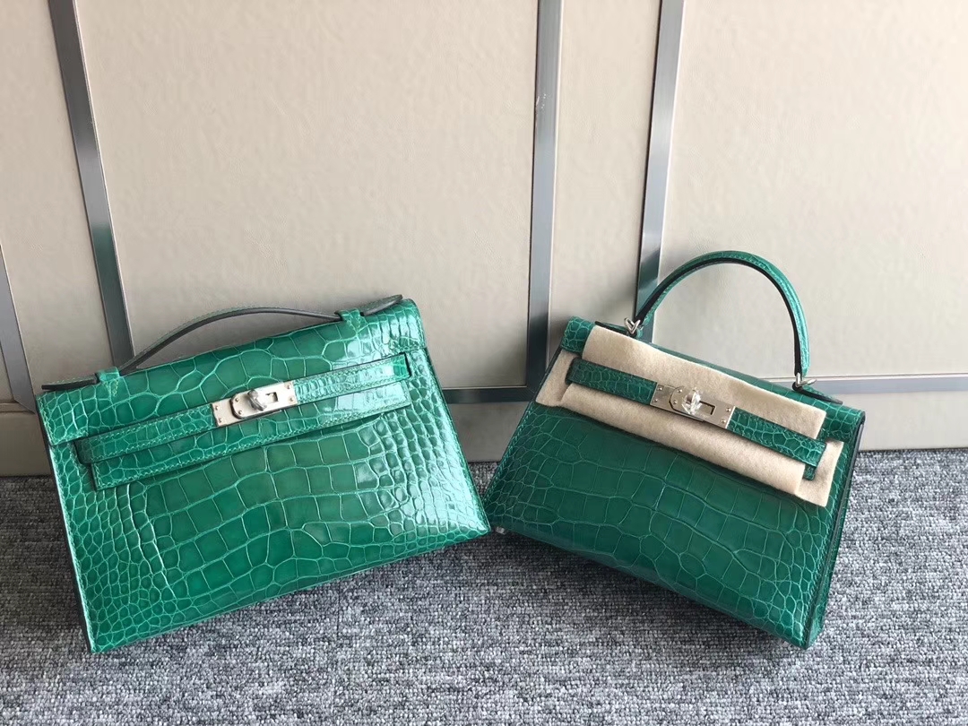 Hermès（爱马仕）Mini kelly ll Alligator shiny 亮面鳄鱼 6Ｑ 翡翠绿 银扣 现货