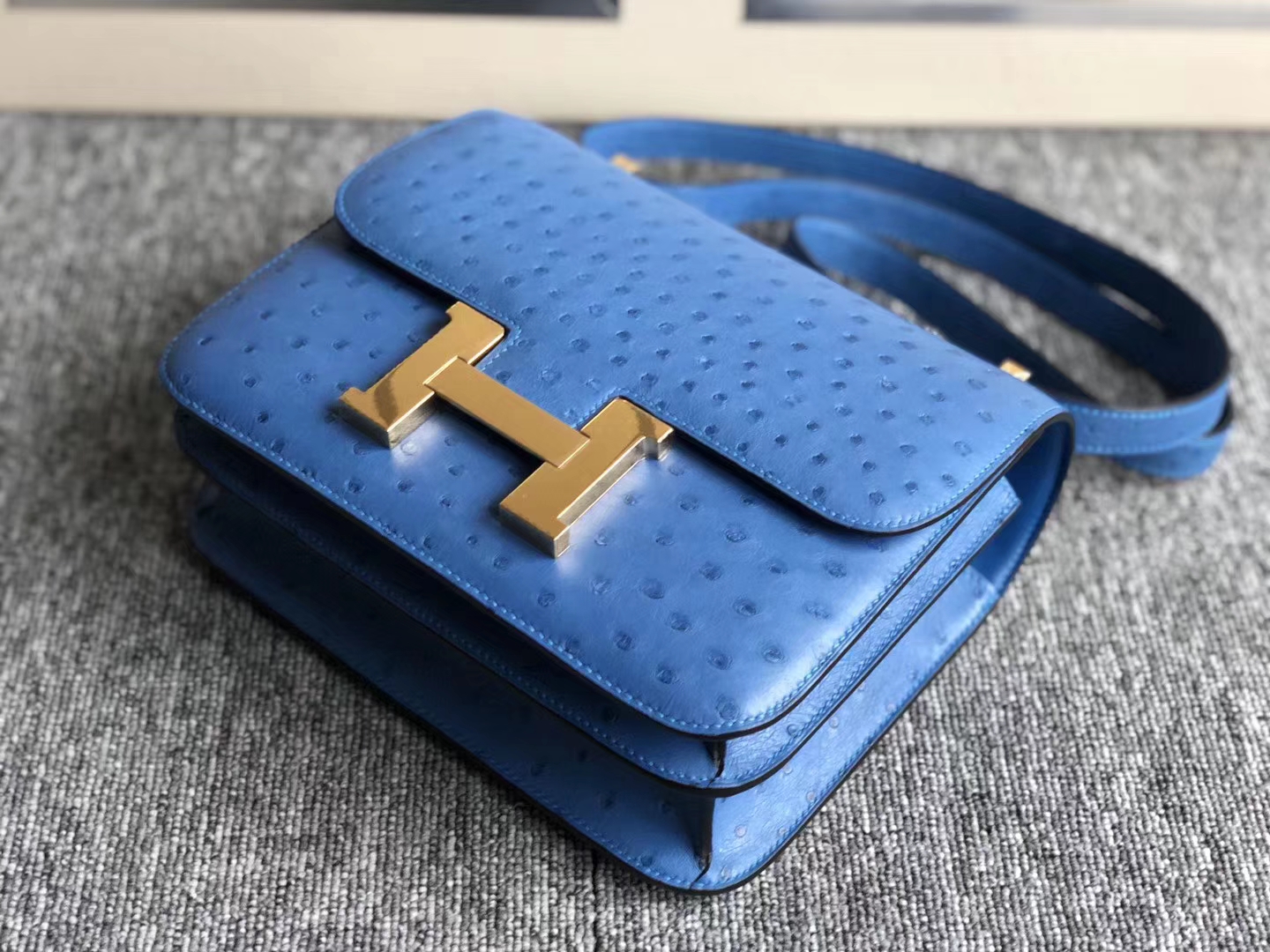 Hermès（爱马仕）Constance 23cm kk ostrich 顶级鸵鸟皮 7Q希腊蓝 蜡线全手工 金扣