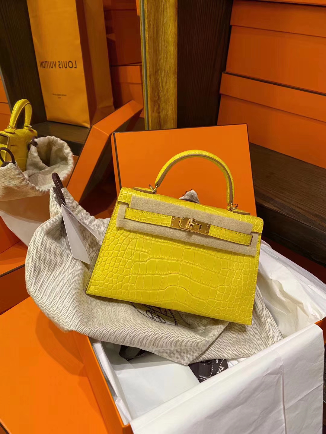 Hermès（爱马仕）Mini Kelly ll 雾面方块美洲鳄 M9金盏花黄
