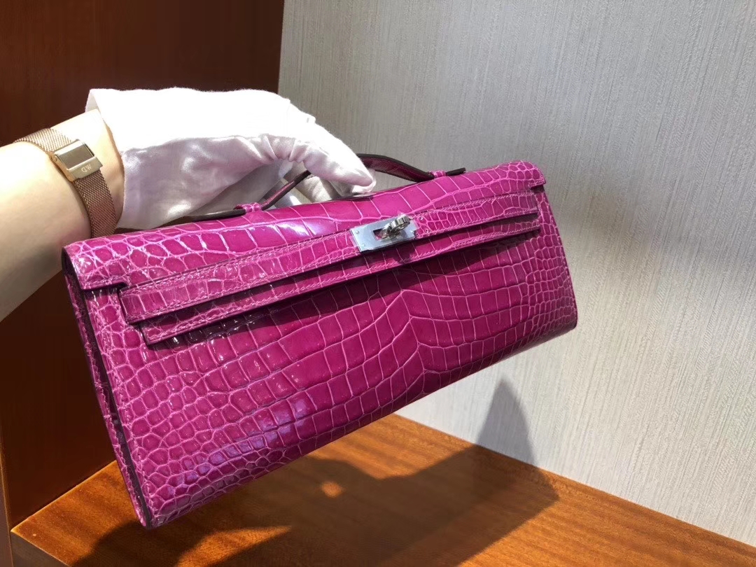 Hermès(爱马仕)Kelly cut 31cm Porosus shiny 亮面澳洲湾鳄鳄鱼 J5 天方夜谭粉紫 银扣 手拿包 晚宴包 现货-拉尔森鳄鱼皮具定制 - 爱马仕包包官网 Hermès(爱马仕)Kelly cut 31cm Porosus shiny 亮面澳洲湾鳄鳄鱼 J5 天方夜谭粉紫 银扣 手拿包 晚宴包 现货