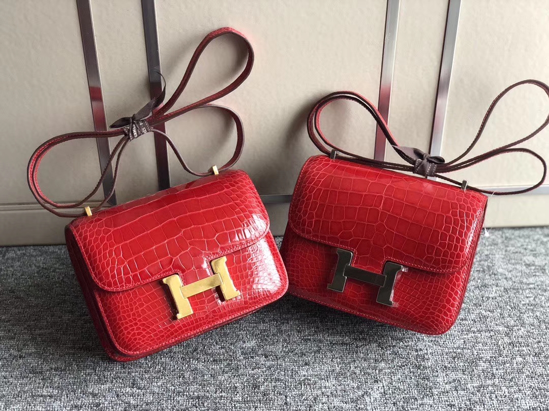 Hermès（爱马仕）Constance18cm Alliagtor shiny 亮面鳄鱼 ck95 法拉利红 Braise 金扣 银扣