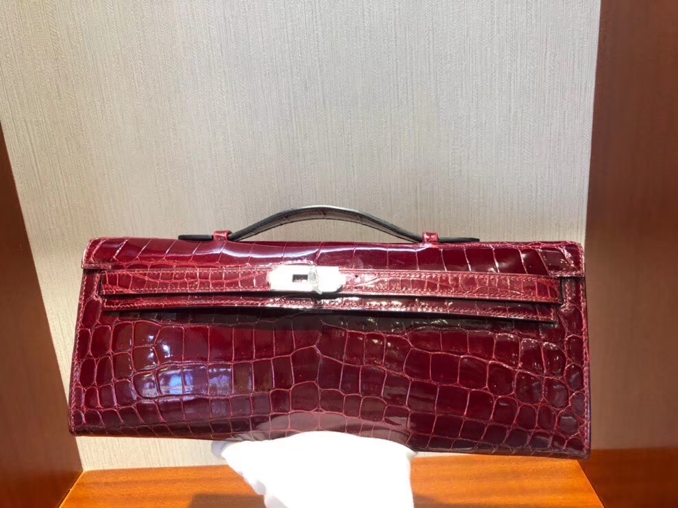 Hermès（爱马仕）Kelly cut 亮面鳄鱼 F5 勃艮第酒红 银扣 手拿包 晚宴包 31cm 现货