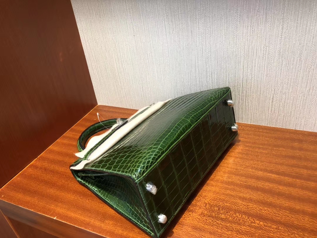 Hermès（爱马仕）Kelly 凯莉包 亮面澳洲湾鳄 祖母绿 银扣 顶级手缝 超美 28cm