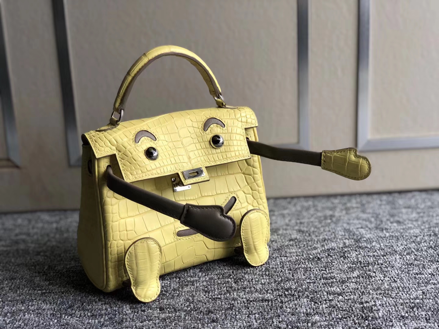 Hermès（爱马仕） Kelly doll 娃娃包 柠檬黄 雾面美洲鳄 银扣 16cm 现货