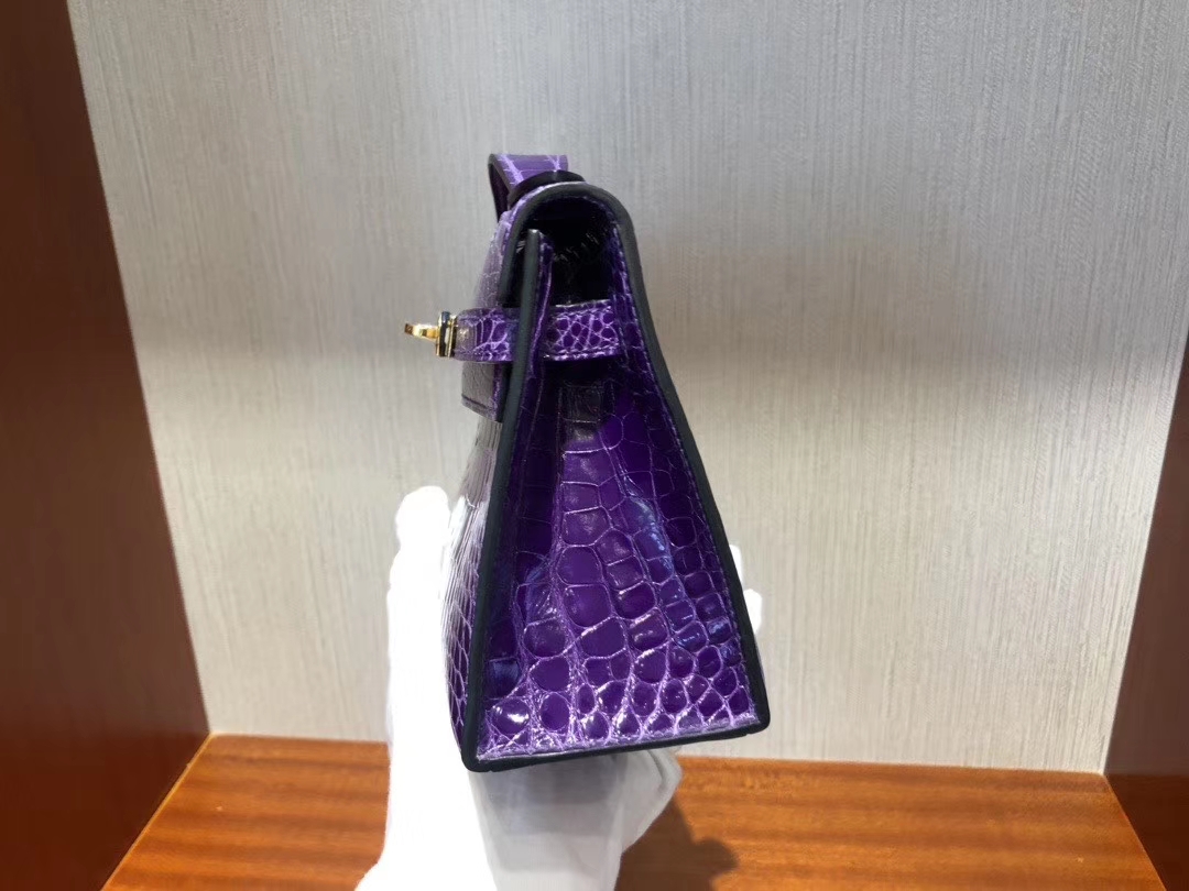 Hermès（爱马仕）Mini kelly pochette Alligator shiny 亮面鳄鱼 5L 极度紫 金扣 手拿包 晚宴包 22cm 现货