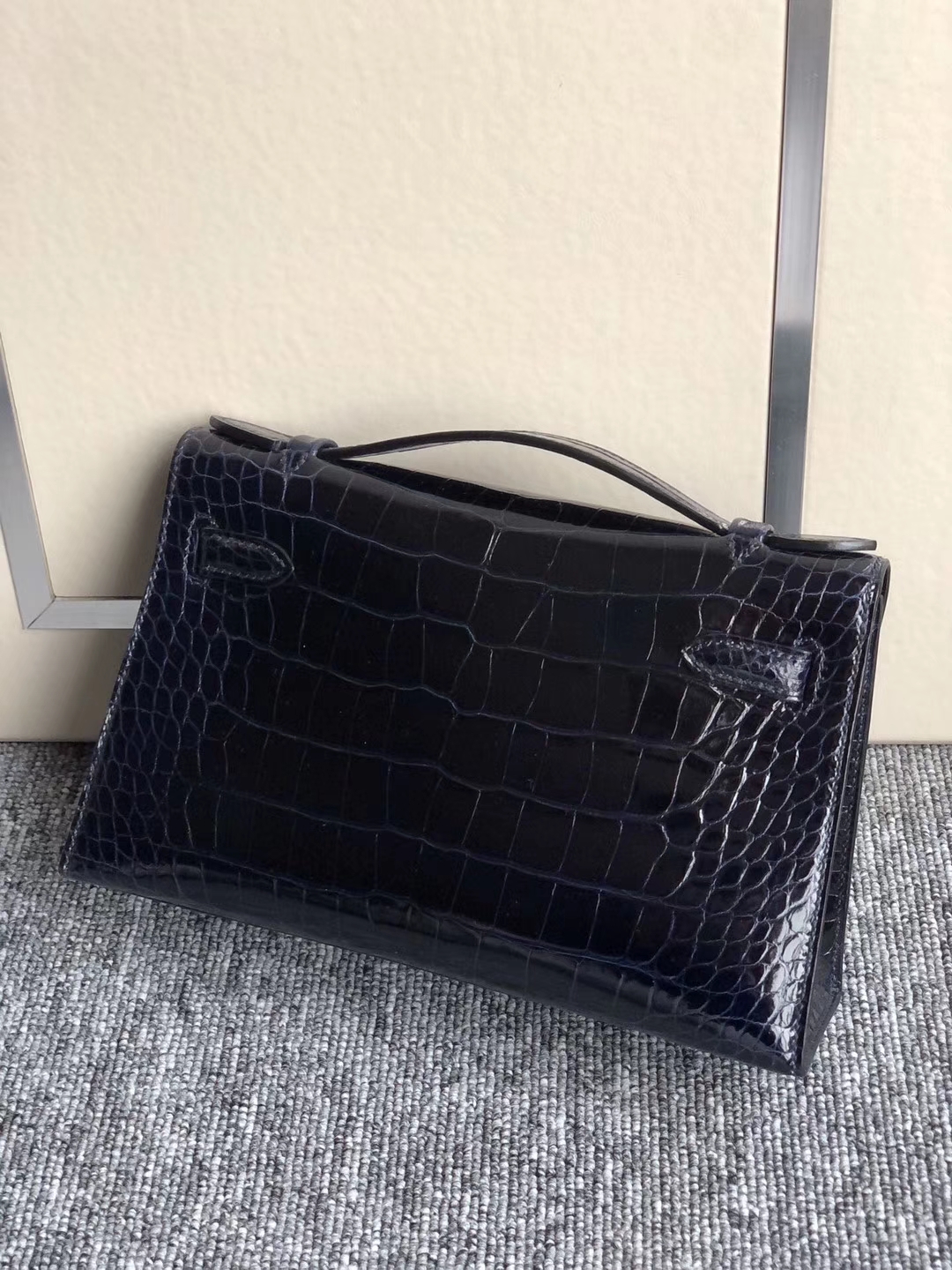 Hermès(爱马仕)Mini kelly pochette 22cm 亮面鳄鱼 宝石蓝 银扣 手拿包 晚宴包 现货-拉尔森鳄鱼皮具定制 - 爱马仕包包官网 Hermès(爱马仕)Mini kelly pochette 22cm 亮面鳄鱼 宝石蓝 银扣 手拿包 晚宴包 现货