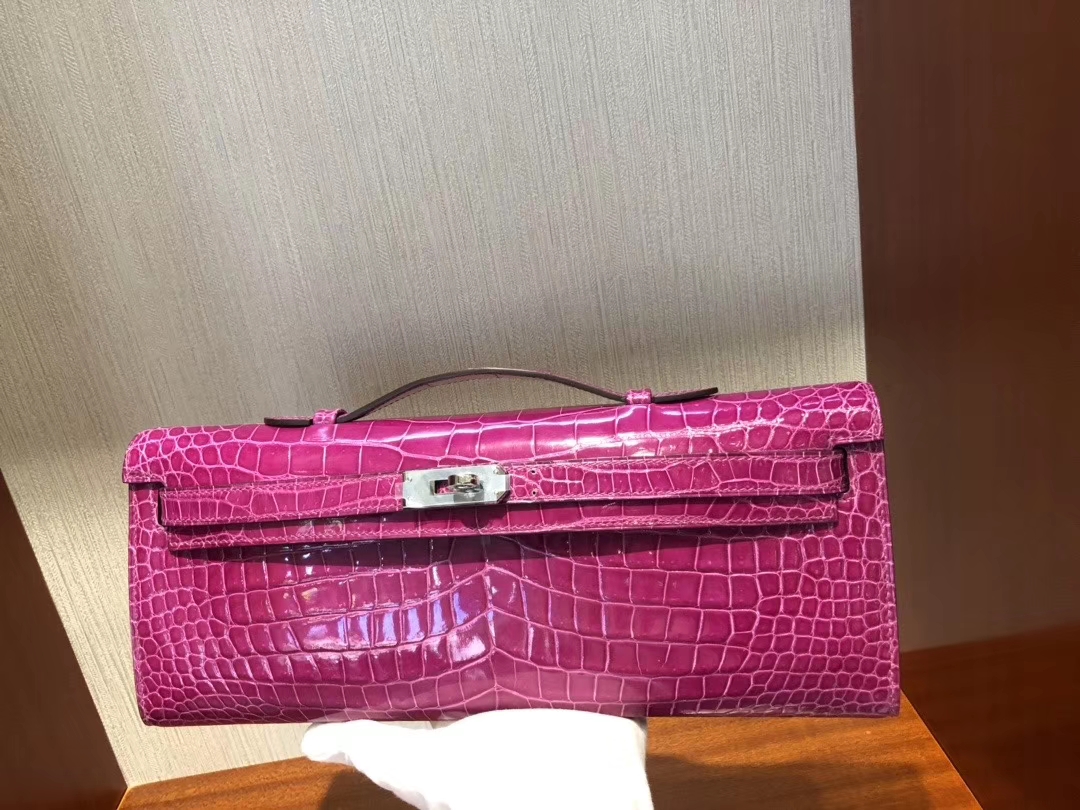 Hermès（爱马仕）Kelly cut 31cm Porosus shiny 亮面澳洲湾鳄鳄鱼 J5 天方夜谭粉紫 银扣 手拿包 晚宴包 现货