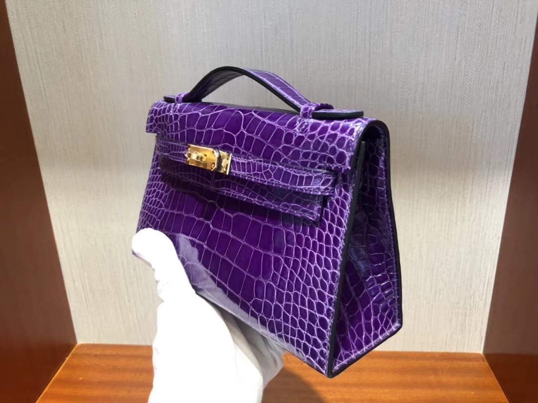 Hermès（爱马仕）Mini kelly pochette Alligator shiny 亮面鳄鱼 5L 极度紫 金扣 手拿包 晚宴包 22cm 现货