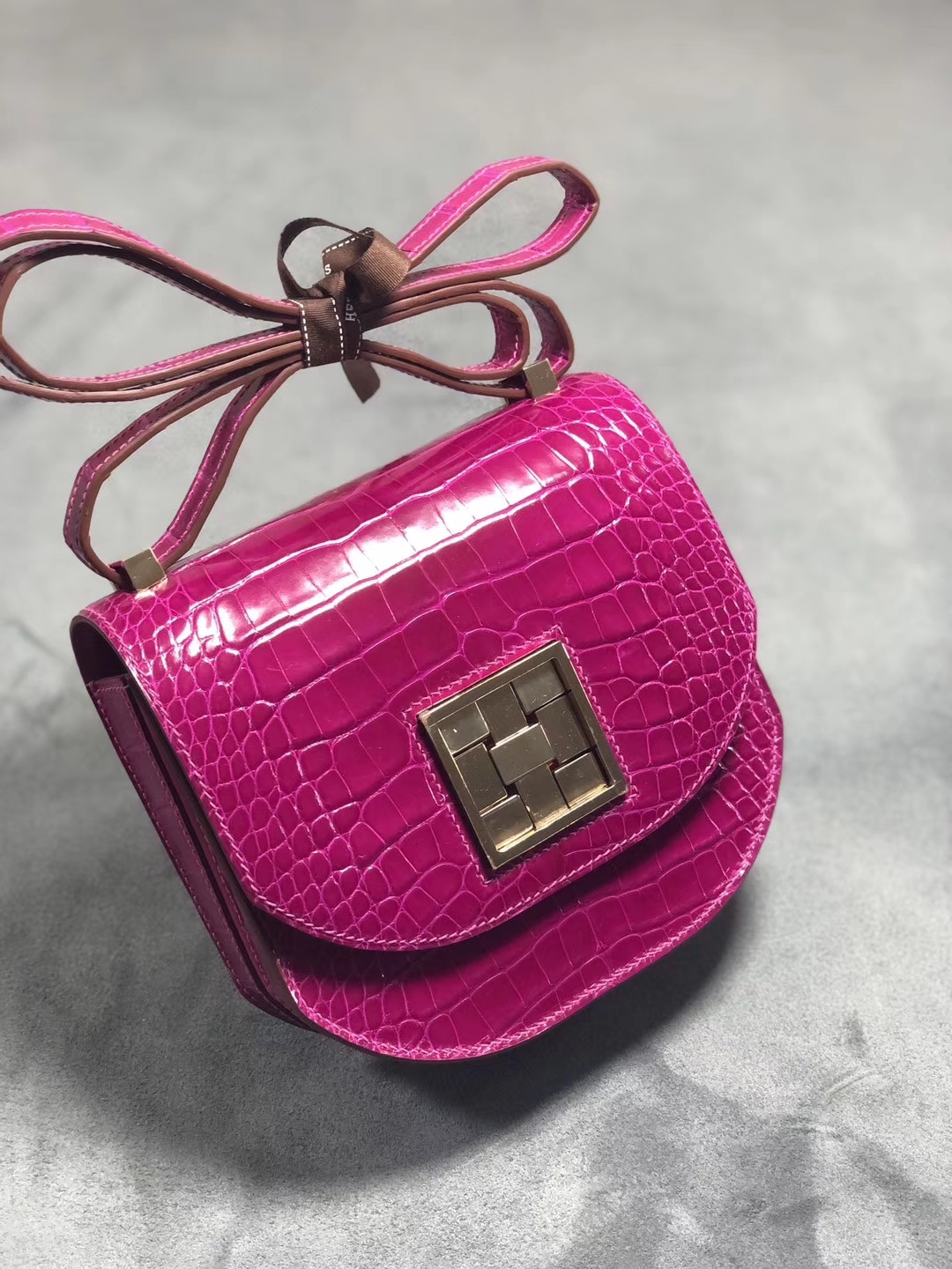 Hermès（爱马仕）马赛克 17cm Alligator shiny J5 天方夜谭粉紫 银扣 定制