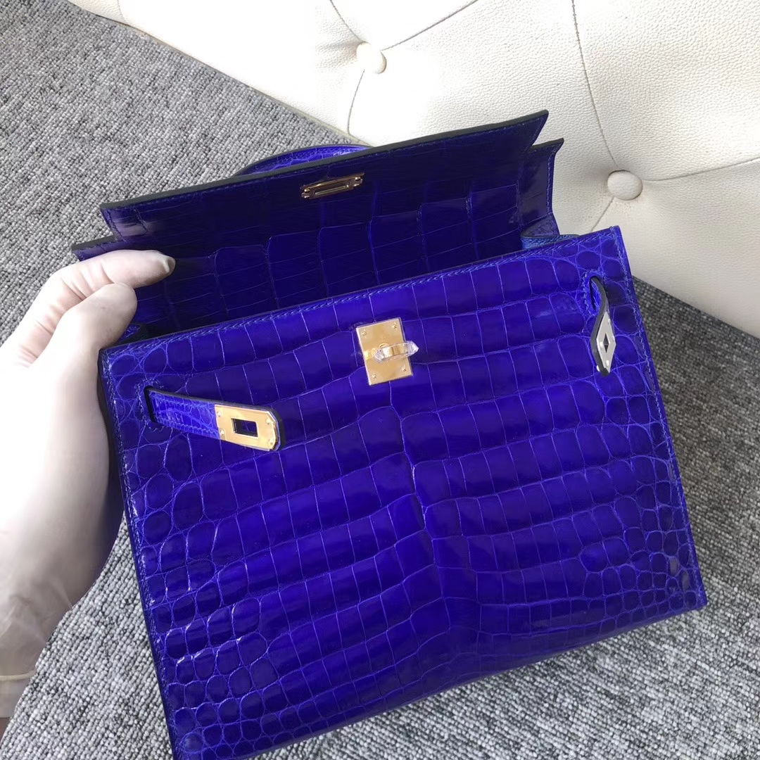 Hermès(爱马仕)Kelly 25cm Crocodile shiny 亮面鳄鱼 7T 电光蓝 Blue eletric 金扣 顶级手缝 拱珠皮-拉尔森鳄鱼皮具定制 - 爱马仕包包官网 Hermès(爱马仕)Kelly 25cm Crocodile shiny 亮面鳄鱼 7T 电光蓝 Blue eletric 金扣 顶级手缝 拱珠皮