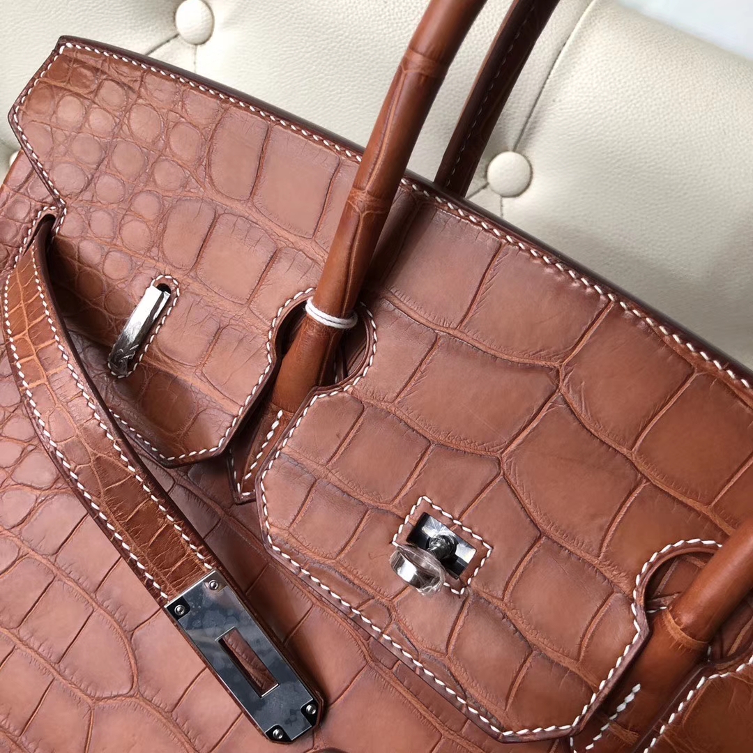 Hermès(爱马仕)Birkin 35cm Alligator matt 雾面鳄鱼 棕色 白色线 银扣 顶级手缝 定制-拉尔森鳄鱼皮具定制 - 爱马仕包包官网 Hermès(爱马仕)Birkin 35cm Alligator matt 雾面鳄鱼 棕色 白色线 银扣 顶级手缝 定制