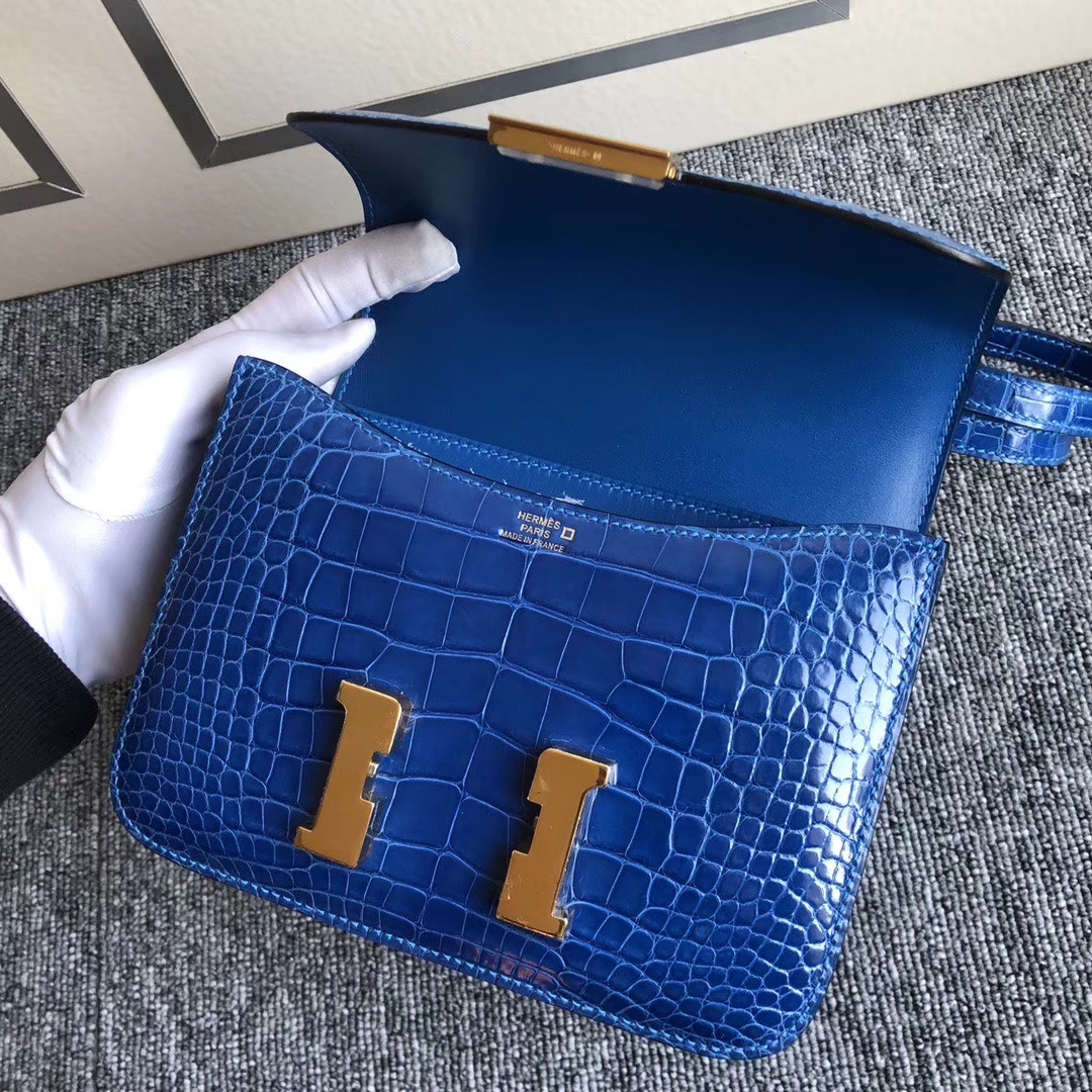 Hermès（爱马仕）Constance 18cm Alligator shiny 亮面鳄鱼 7Ｑ 希腊蓝 金扣 顶级手缝 现货