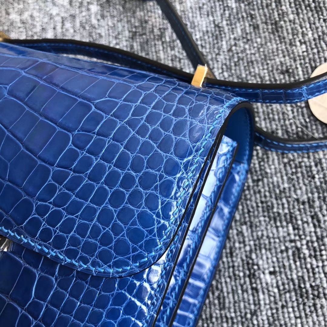 Hermès（爱马仕）Constance 18cm Alligator shiny 亮面鳄鱼 7Ｑ 希腊蓝 金扣 顶级手缝 现货