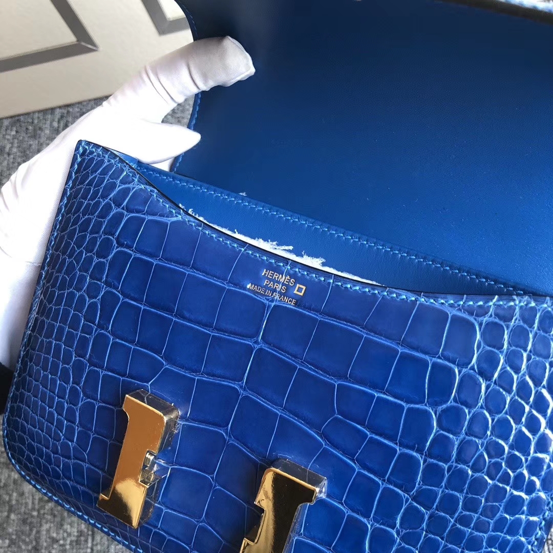Hermès(爱马仕)Constance 18cm Alligator shiny 亮面鳄鱼 7Q 希腊蓝 金扣 顶级手缝 现货-拉尔森鳄鱼皮具定制 - 爱马仕包包官网 Hermès(爱马仕)Constance 18cm Alligator shiny 亮面鳄鱼 7Q 希腊蓝 金扣 顶级手缝 现货