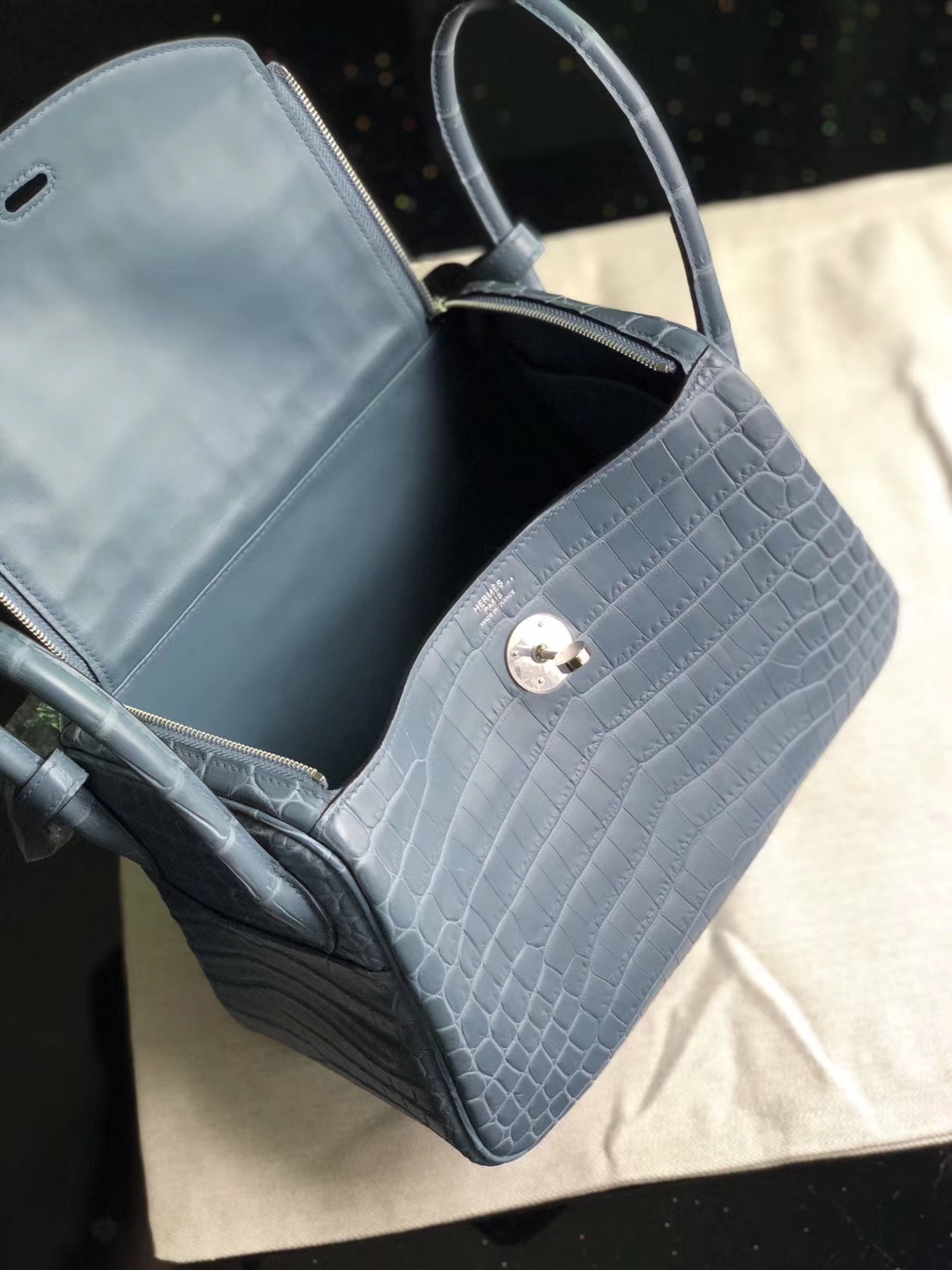Hermès（爱马仕）Lindy 26cm Crocodile matt 雾面鳄鱼 雾霾蓝 金扣 顶级手缝 定制
