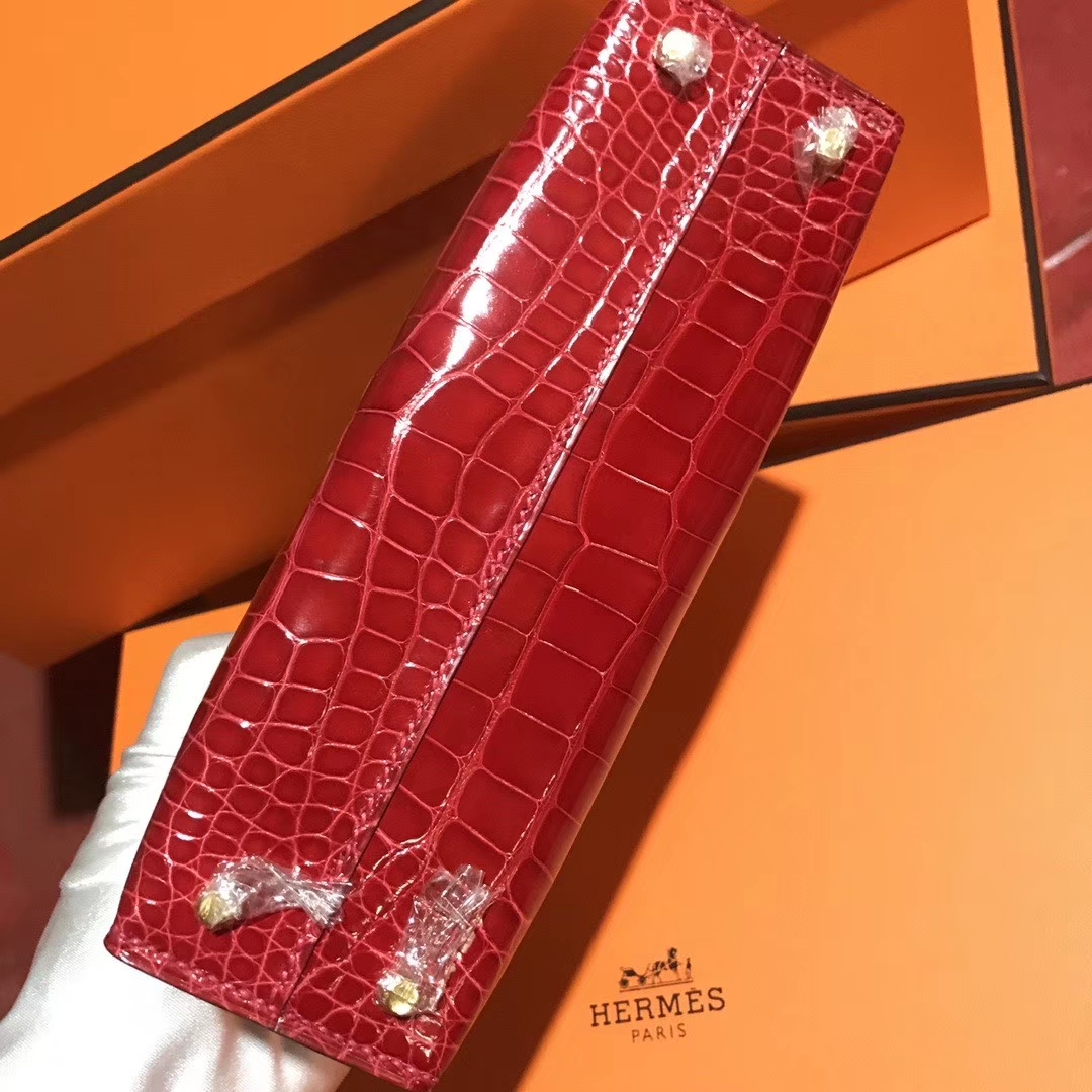 Hermès（爱马仕）Mini kelly ll Alligator shiny 亮面鳄鱼 ck 95 法拉利红 Braose 金扣 现货