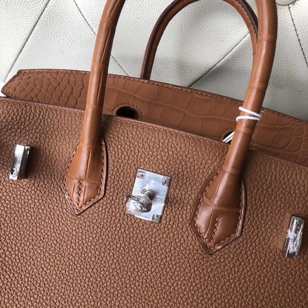 Hermès(爱马仕)Touch 系列 Birkin 25cm 金棕色 拼雾面棕色鳄鱼 银扣 顶级手缝 现货-拉尔森鳄鱼皮具定制 - 爱马仕包包官网 Hermès(爱马仕)Touch 系列 Birkin 25cm 金棕色 拼雾面棕色鳄鱼 银扣 顶级手缝 现货