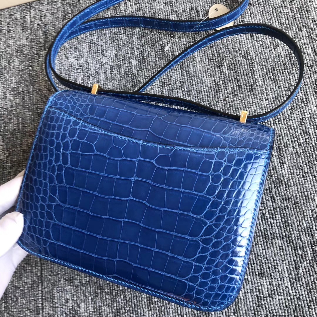 Hermès（爱马仕）Constance 18cm Alligator shiny 亮面鳄鱼 7Ｑ 希腊蓝 金扣 顶级手缝 现货