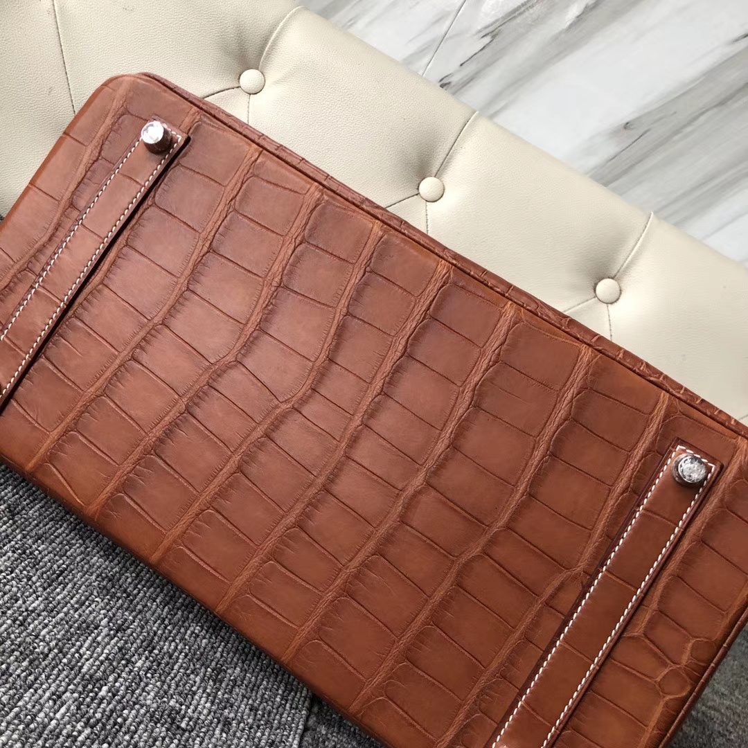 Hermès（爱马仕）Birkin 35cm Alligator matt 雾面鳄鱼 棕色 白色线 银扣 顶级手缝 定制