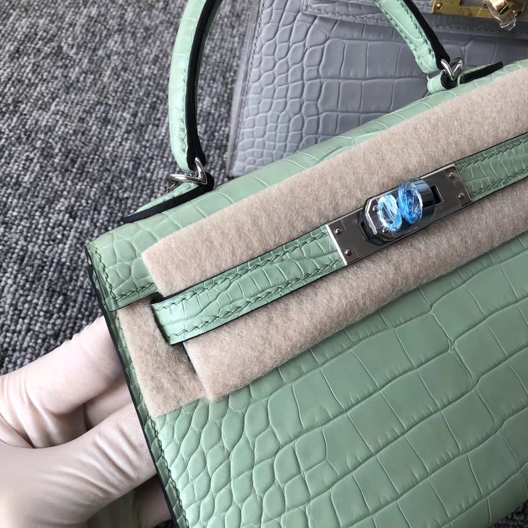 Hermès（爱马仕）Mini kelly ll Alligator matt 雾面鳄鱼 6U 薄荷绿 银扣 顶级手缝