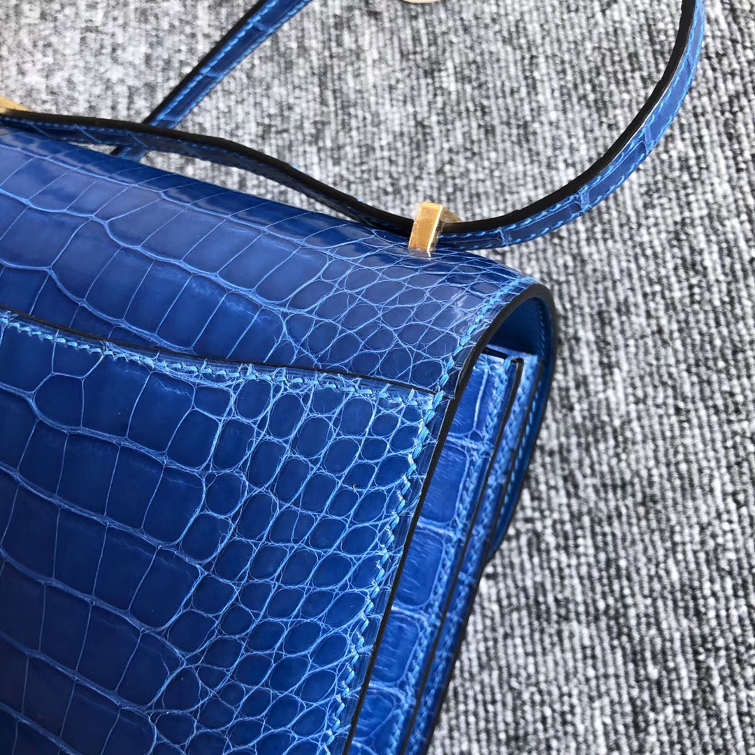 Hermès（爱马仕）Constance 18cm Alligator shiny 亮面鳄鱼 7Ｑ 希腊蓝 金扣 顶级手缝 现货