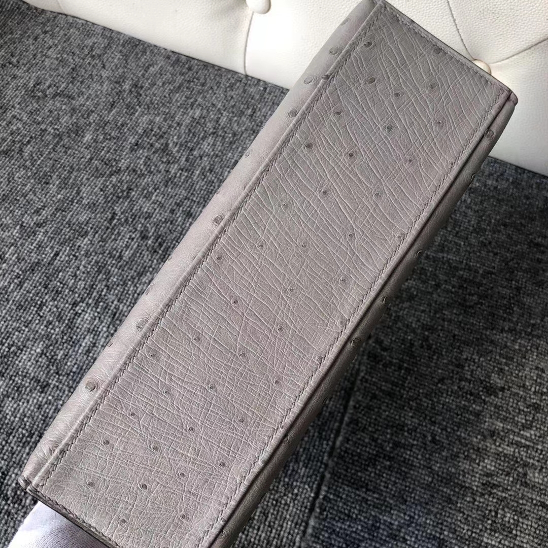 Hermès(爱马仕)Mini Kelly 22cm kk ostrich 顶级鸵鸟皮 冰川灰 蜡线全缝 银扣-拉尔森鳄鱼皮具定制 - 爱马仕包包官网 Hermès(爱马仕)Mini Kelly 22cm kk ostrich 顶级鸵鸟皮 冰川灰 蜡线全缝 银扣