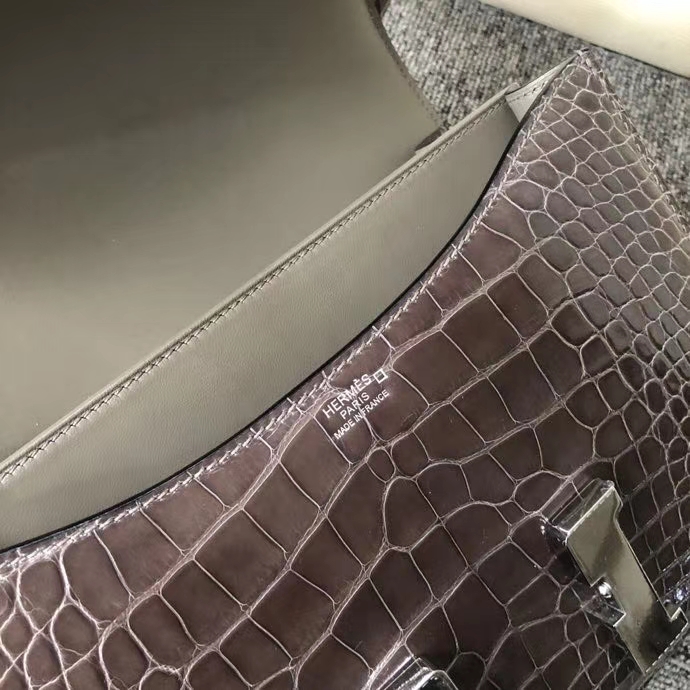 Hermès（爱马仕）Constance 24cm  Alligator shiny 亮面鳄鱼 铅笔灰 银扣 顶级手缝 现货