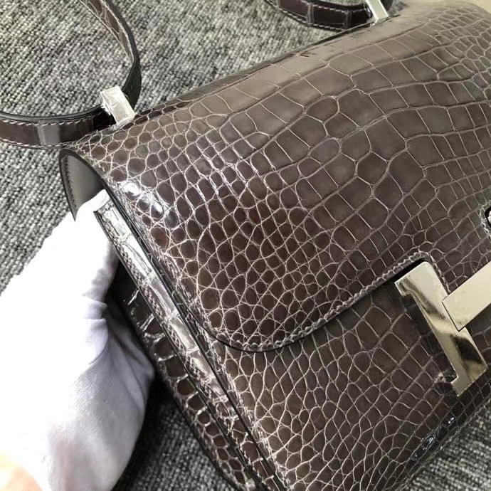 Hermès（爱马仕）Constance 24cm  Alligator shiny 亮面鳄鱼 铅笔灰 银扣 顶级手缝 现货